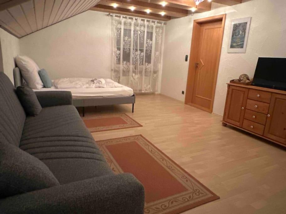 Apartment Oase 2, Parkplatz, Kueche, Internet Klosterlechfeld